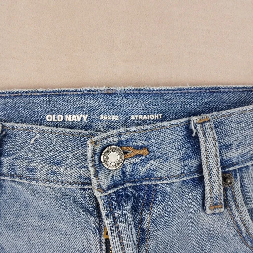 Old Navy 36x32 Mens Jeans Light‎ Wash **Actual 35x26 ** FLAWS